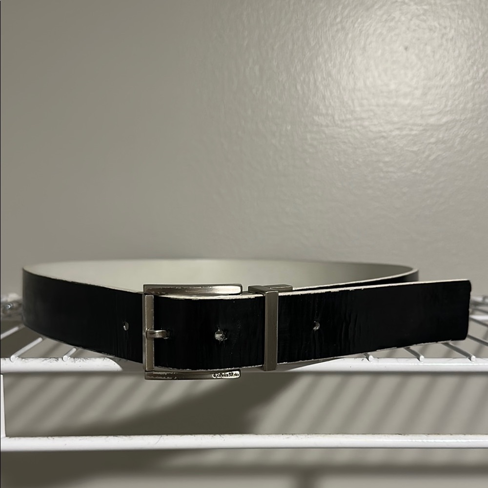 Calvin Klein Reversible Black or White Belt Size 36